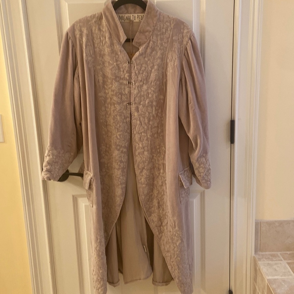 Magnolia Pearl Cotton velvet Floral Embroidered Emile jacket. Lilac. One Size.